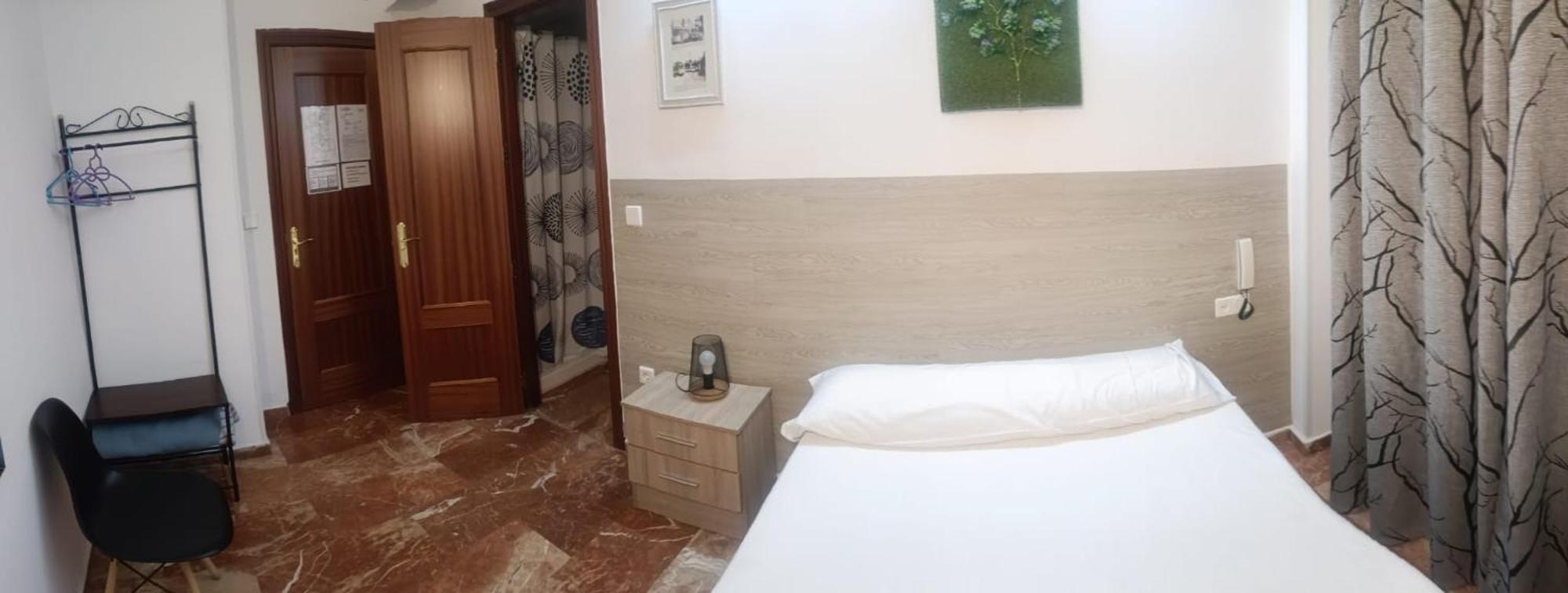 Hostal Nevot Гранада Екстериор снимка