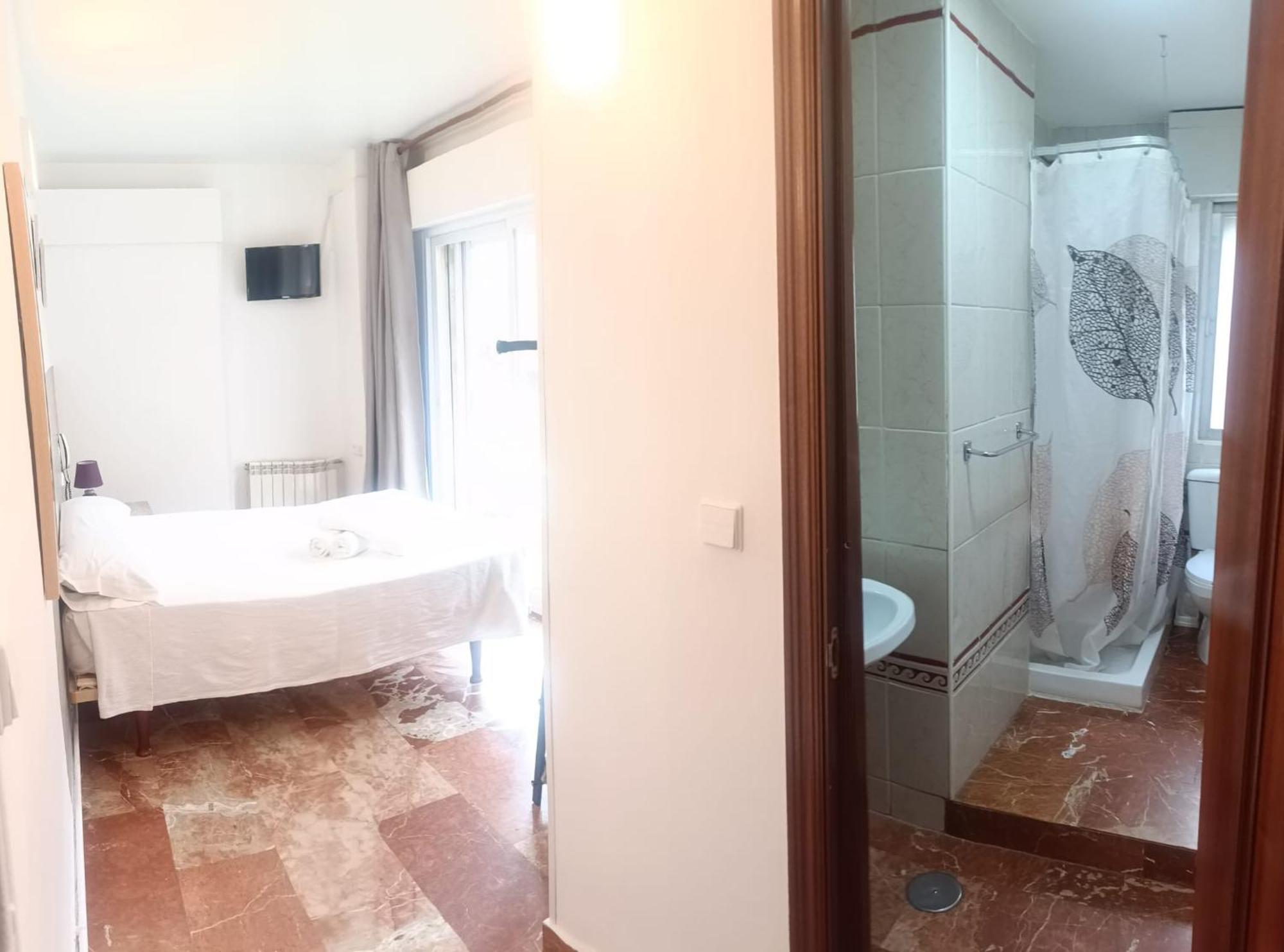 Hostal Nevot Гранада Екстериор снимка
