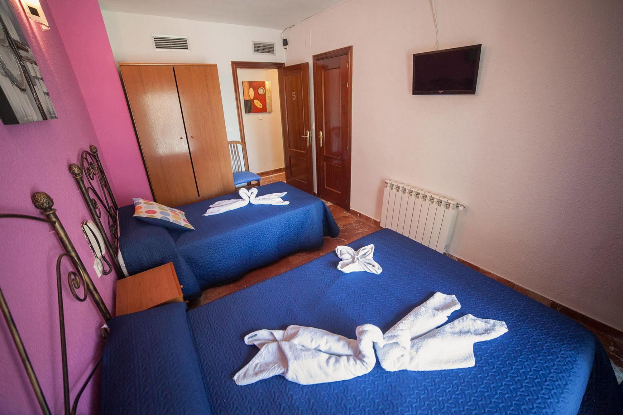 Hostal Nevot Гранада Екстериор снимка