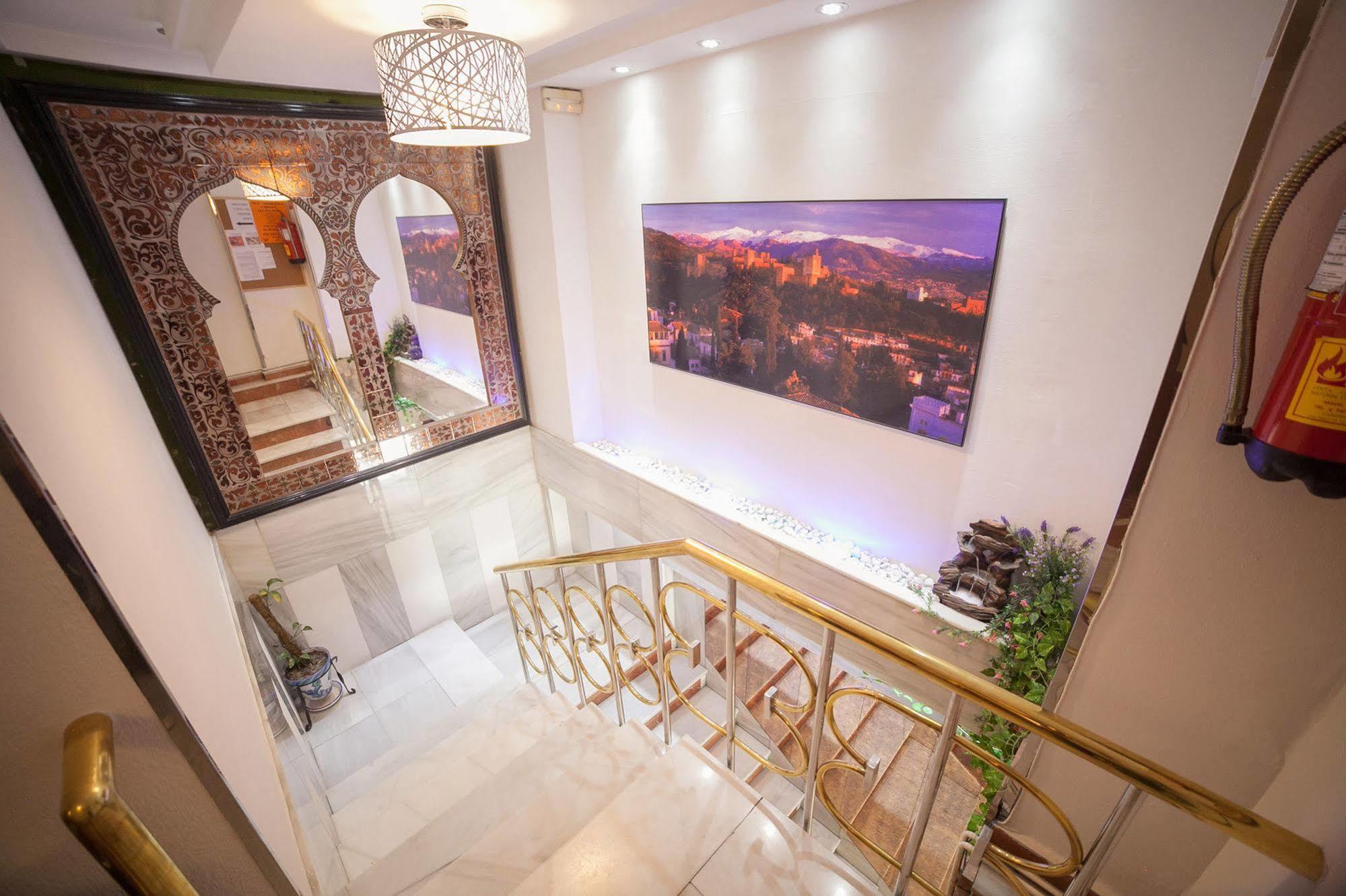 Hostal Nevot Гранада Екстериор снимка
