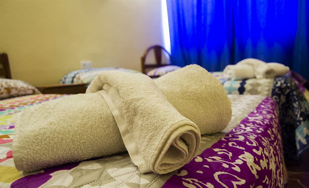 Hostal Nevot Гранада Екстериор снимка